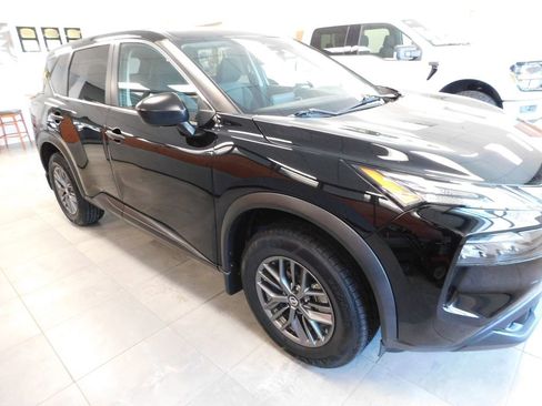 Used 2021 Nissan Rogue S image 5