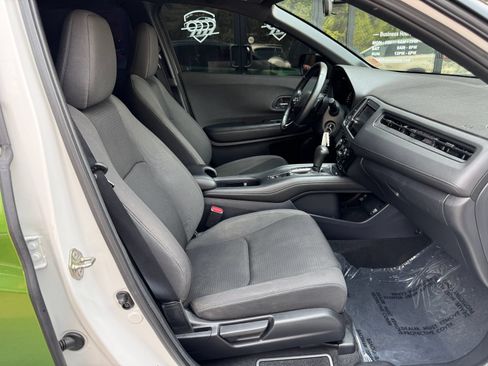 Used 2019 Honda HR-V Sport image 21