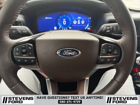 Used 2022 Ford Explorer King Ranch w/ Premium Technology Package image 20