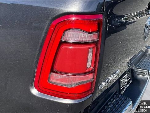 Used 2022 RAM 1500 Laramie AWD/4WD image 22