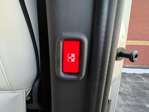 Used 2024 Mercedes-Benz Sprinter 3500 image 31