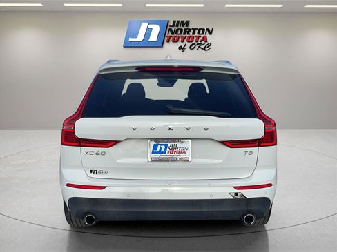 Used 2019 Volvo XC60 T5 Momentum w/ Premium Package image 6