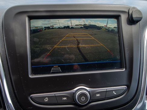 Used 2019 Chevrolet Equinox LT FWD image 17