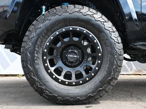 Used 2020 Toyota Tacoma Limited AWD/4WD image 7