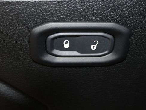 Used 2020 Jeep Wrangler Sport image 20