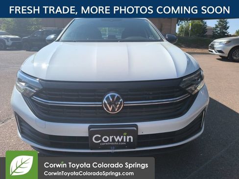Used 2023 Volkswagen Jetta Sport FWD image 9
