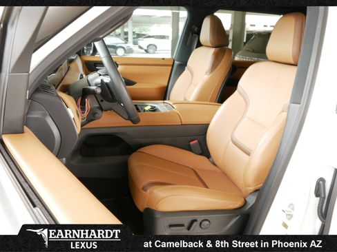 Used 2025 Nissan Armada SL image 2