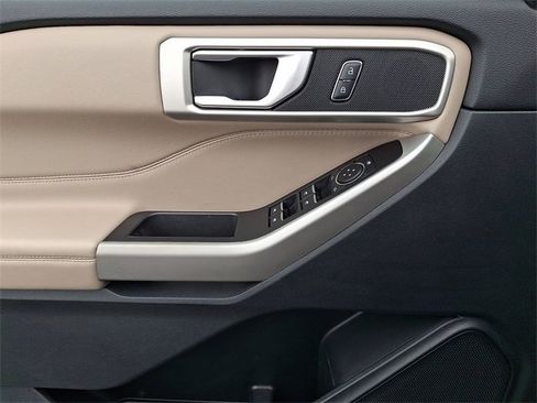 Certified 2023 Ford Explorer XLT image 13