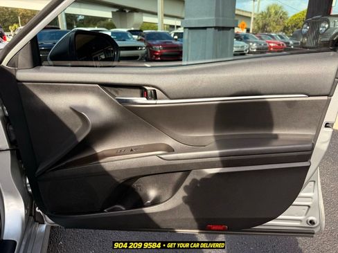 Used 2022 Toyota Camry LE FWD image 35