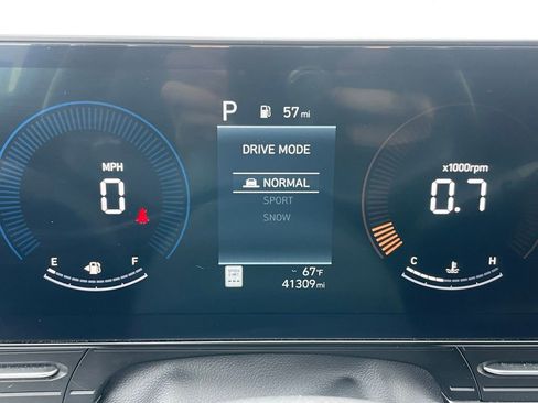 Used 2024 Hyundai Kona SEL image 10