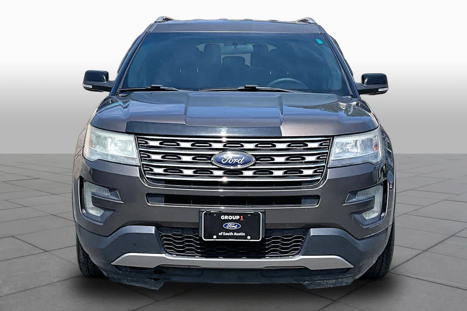 Used 2016 Ford Explorer XLT w/ Class II Trailer Tow Package FWD image 4