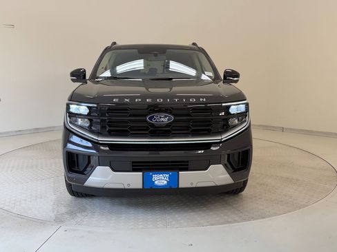 Used 2025 Ford Expedition Platinum w/ Driver's Package image 20