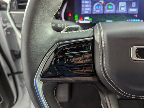 Used 2023 Jeep Grand Cherokee Overland image 19