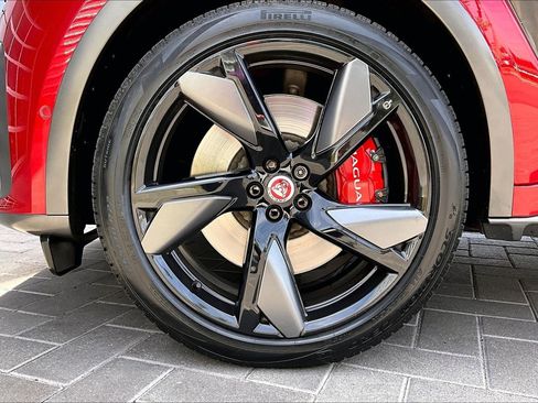 Certified 2022 Jaguar F-PACE SVR AWD/4WD image 9