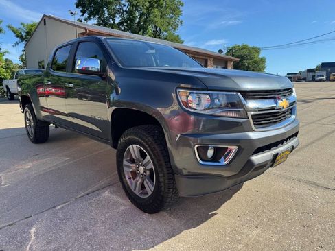 Used 2015 Chevrolet Colorado LT w/ Luxury Package AWD/4WD image 2