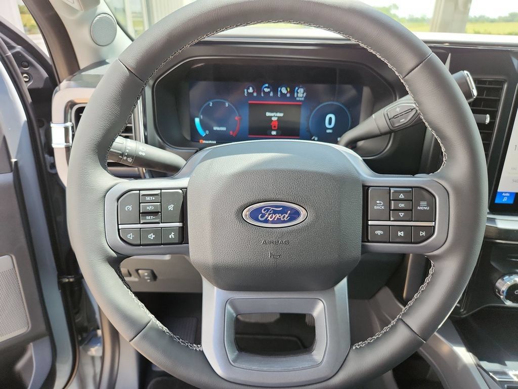 New 2026 Ford F250 Lariat w/ Black Appearance Package AWD/4WD image 6