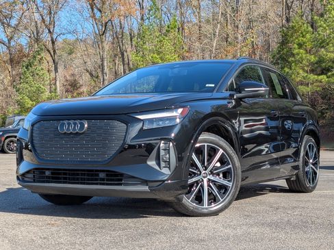 Used 2025 Audi Q4 e-tron Premium Plus image 4