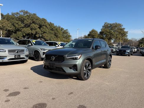 New 2026 Volvo XC40 B5 Ultra w/ Protection Package Premier image 2