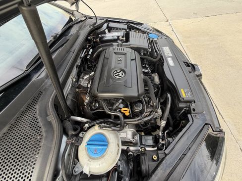 Used 2015 Volkswagen Golf S FWD image 29