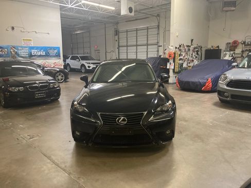 Used 2016 Lexus IS 200t RWD image 5