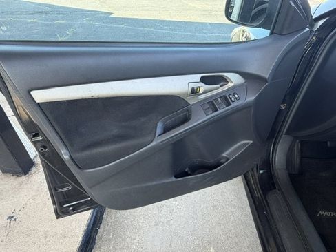 Used 2009 Toyota Matrix XRS FWD image 9