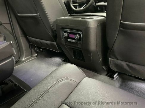 Used 2025 Chevrolet Tahoe Z71 w/ Comfort Package image 24