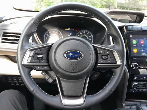 Certified 2022 Subaru Ascent Touring AWD/4WD image 18