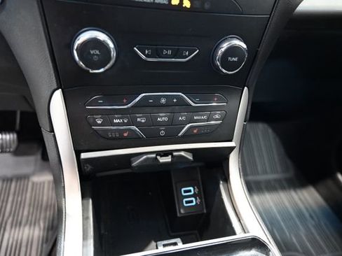 Used 2020 Ford Edge SEL w/ Convenience Package AWD/4WD image 16