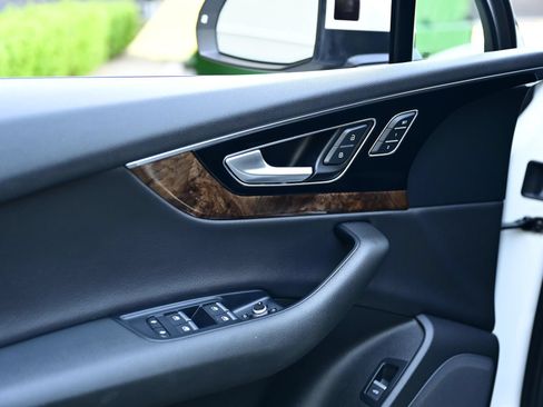 Used 2017 Audi Q7 3.0T Premium Plus w/ Premium Plus Package AWD/4WD image 26