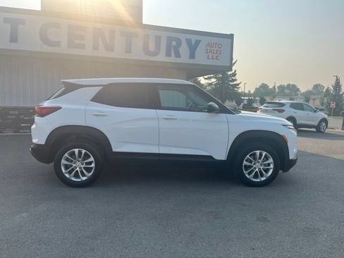 Used 2024 Chevrolet TrailBlazer LS w/ LS Convenience Package AWD/4WD image 16