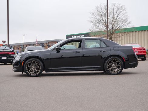 Used 2017 Chrysler 300 S w/ 300S Premium Group 2 w/2_L image 6