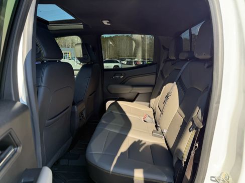 Used 2023 Chevrolet Colorado ZR2 w/ ZR2 Convenience Package III image 25