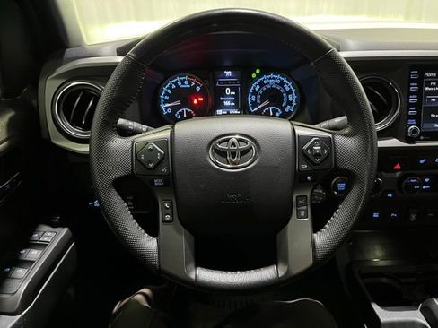 Certified 2022 Toyota Tacoma TRD Off-Road w/ TRD Premium Off Road Package AWD/4WD image 17