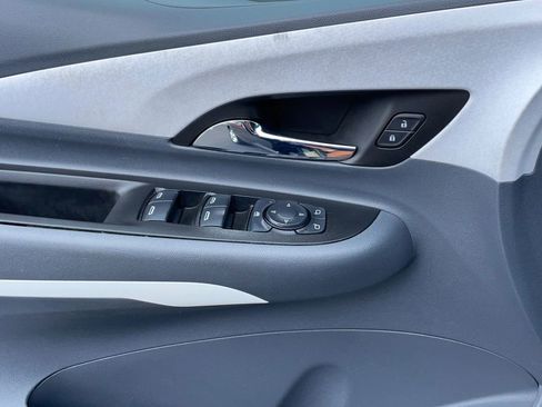 Used 2017 Chevrolet Bolt LT FWD image 23