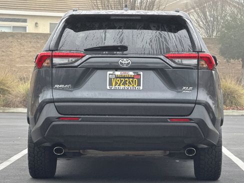 Used 2022 Toyota RAV4 XLE image 6