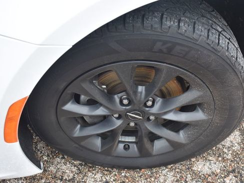 Used 2021 Chrysler Pacifica Touring-L w/ S Appearance Package image 15