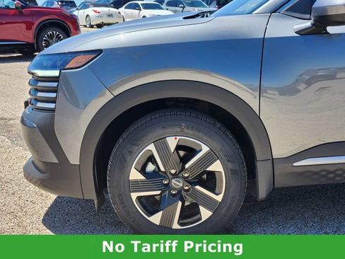 Used 2025 Nissan Kicks SV w/ Interior Electronics Package AWD/4WD image 7