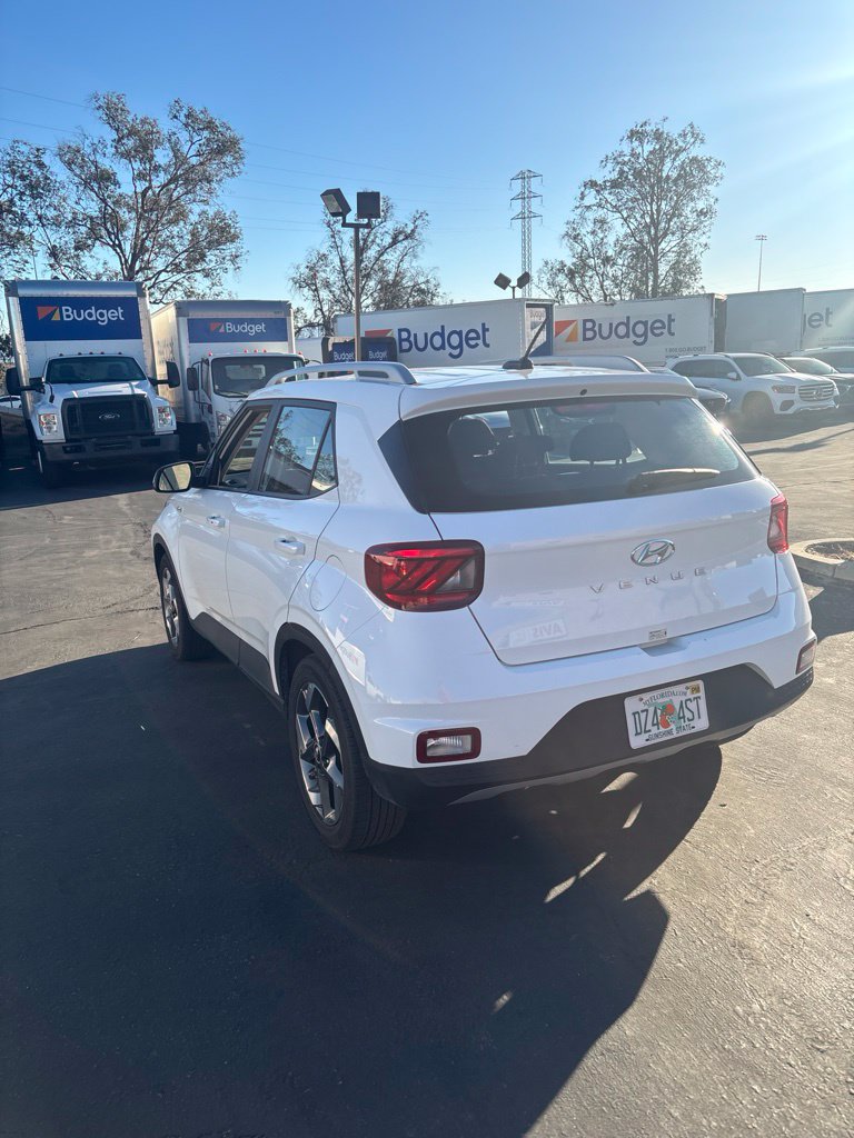 Used 2025 Hyundai Venue SEL FWD image 5