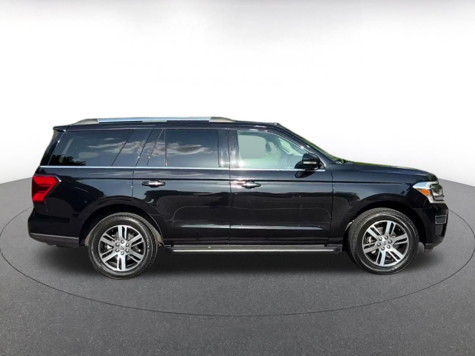 Used 2024 Ford Expedition Limited AWD/4WD image 15