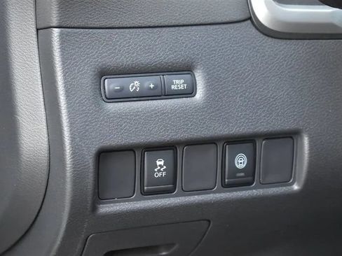 Used 2023 Nissan Murano SV AWD/4WD image 16