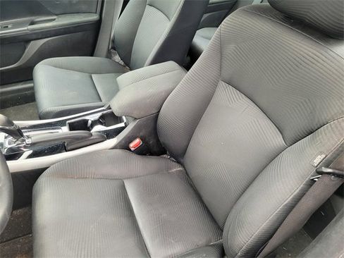 Used 2016 Honda Accord LX image 9