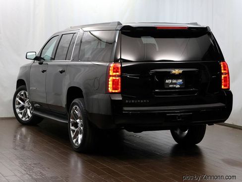 Used 2018 Chevrolet Suburban LT AWD/4WD image 8