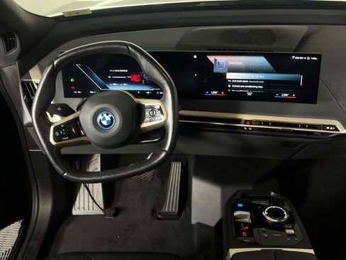 Used 2023 BMW iX xDrive50 w/ Sport Package image 15