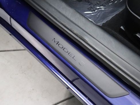 Used 2023 Tesla Model 3 Standard Range image 21