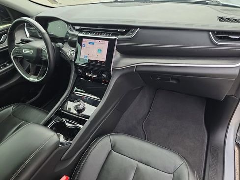 Used 2022 Jeep Grand Cherokee Limited RWD image 12
