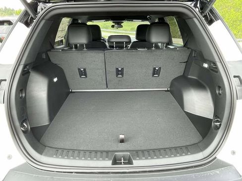 New 2026 Chevrolet Equinox LT w/ Convenience Package II AWD/4WD image 11