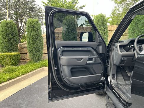 Used 2026 Land Rover Defender 110 S AWD/4WD image 17