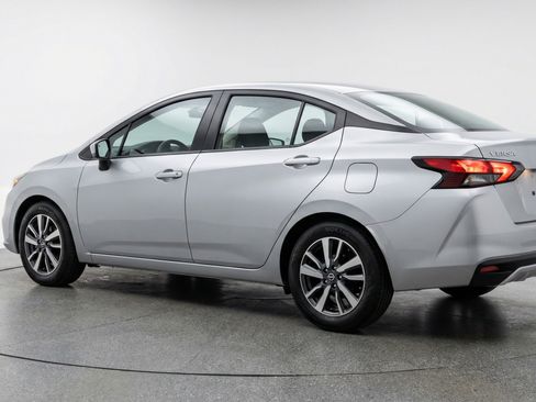 Used 2025 Nissan Versa SV image 6