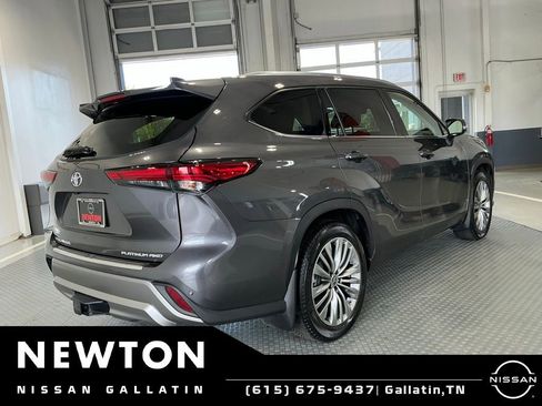 Used 2021 Toyota Highlander Platinum AWD/4WD image 35
