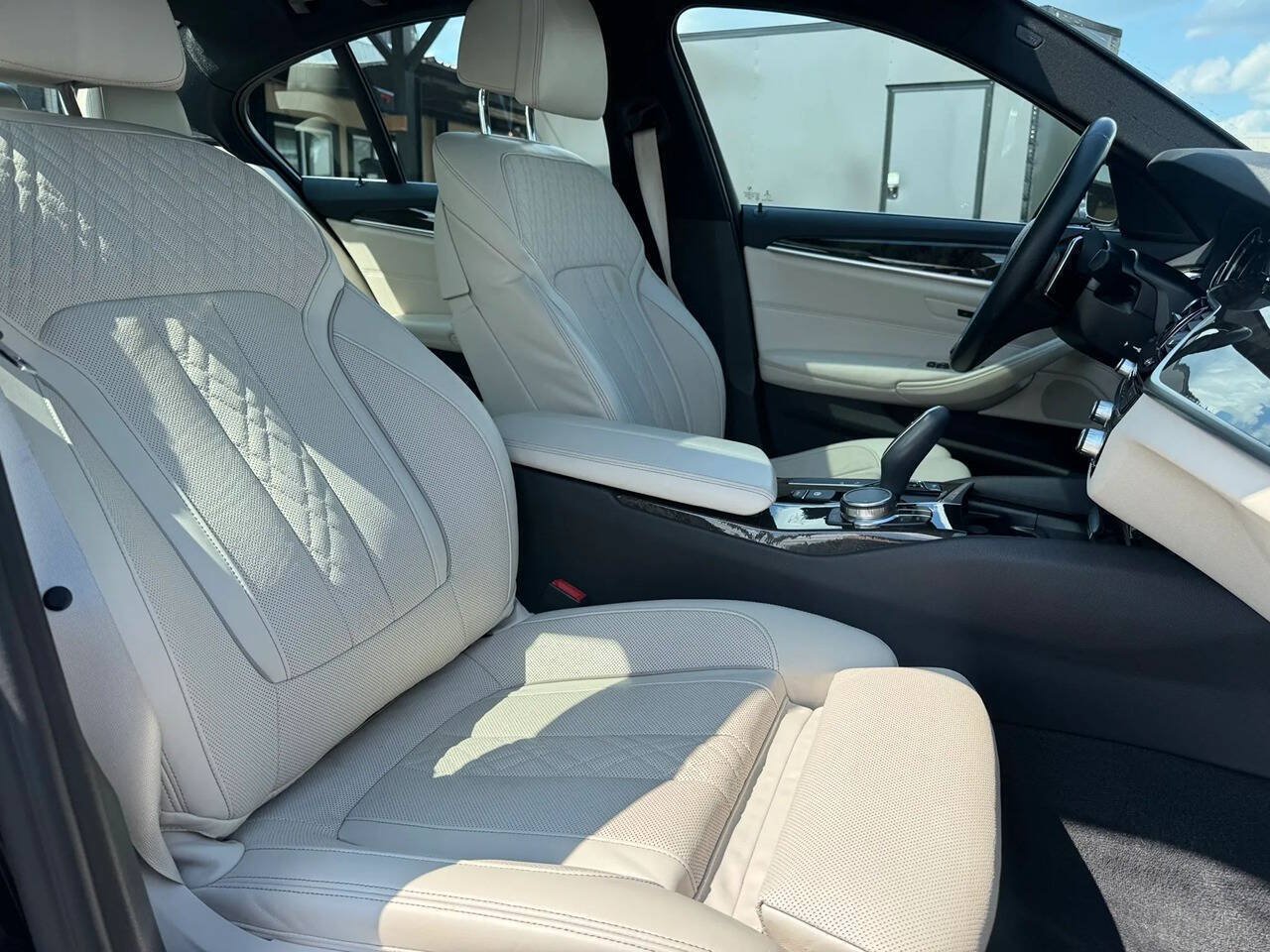 Used 2019 BMW 530i xDrive w/ Premium Package AWD/4WD image 18